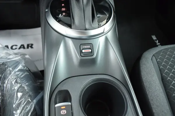 Nissan Juke 1.0 DIG-T N-Connecta Two Tone DCT 20