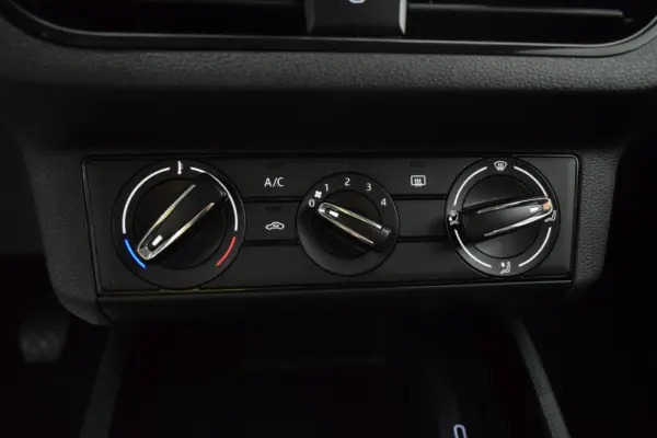 Skoda Kamiq 1.0 TSI Style 8