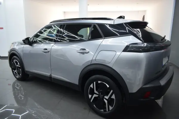 Peugeot 2008 1.2 PureTech Allure EAT8 2