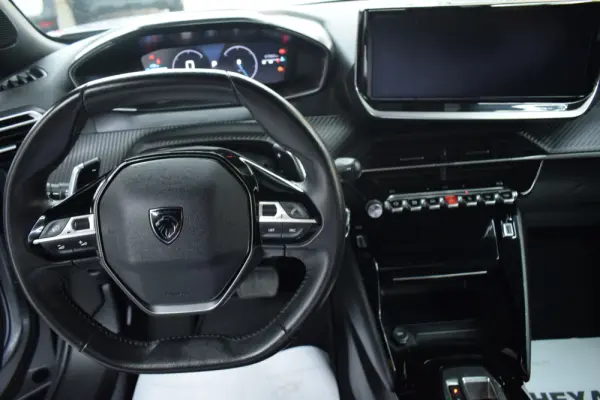 Peugeot 2008 1.2 PureTech Allure EAT8 8