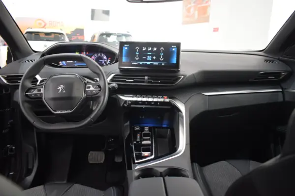 Peugeot 5008 1.2 PureTech Allure Pack EAT8 11