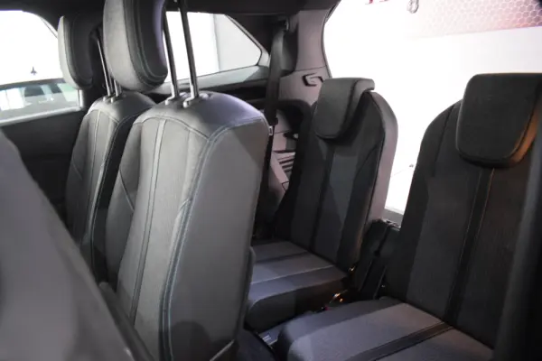 Peugeot 5008 1.2 PureTech Allure Pack EAT8 12
