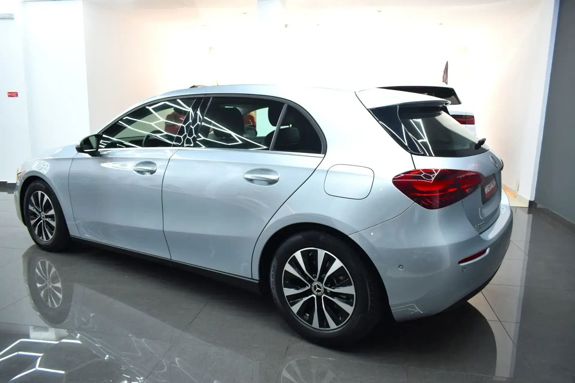 Mercedes-Benz A 200 Standard 2