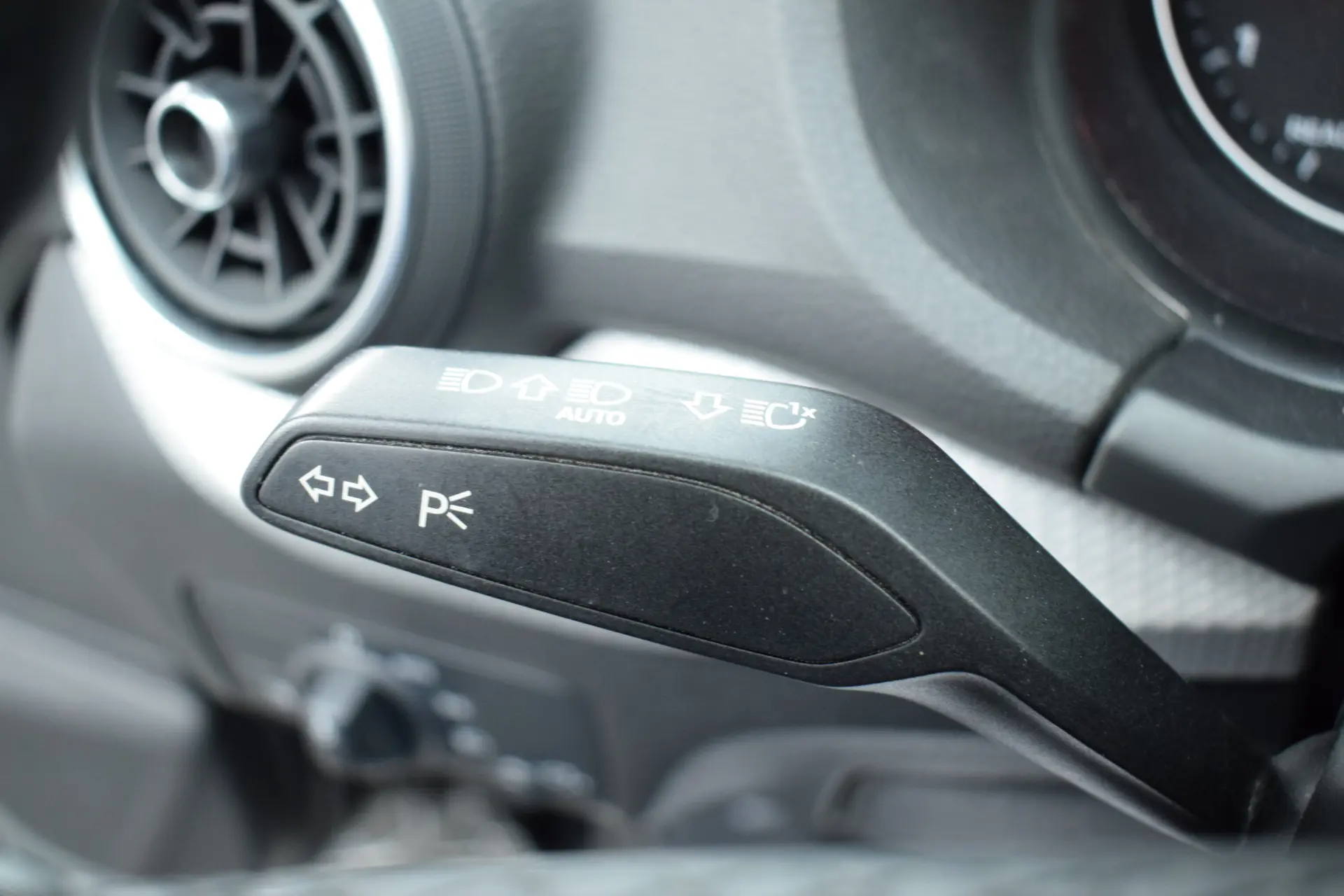 Audi Q2 30 TFSI Advanced 11