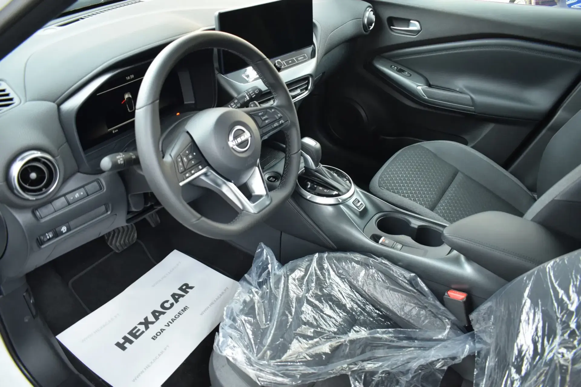 Nissan Juke 1.0 DIG-T N-Connecta Two Tone DCT 10