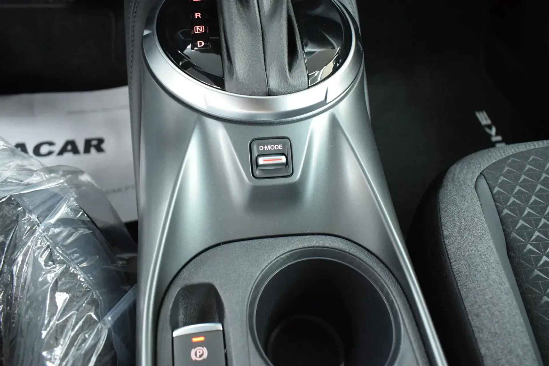 Nissan Juke 1.0 DIG-T N-Connecta Two Tone DCT 20