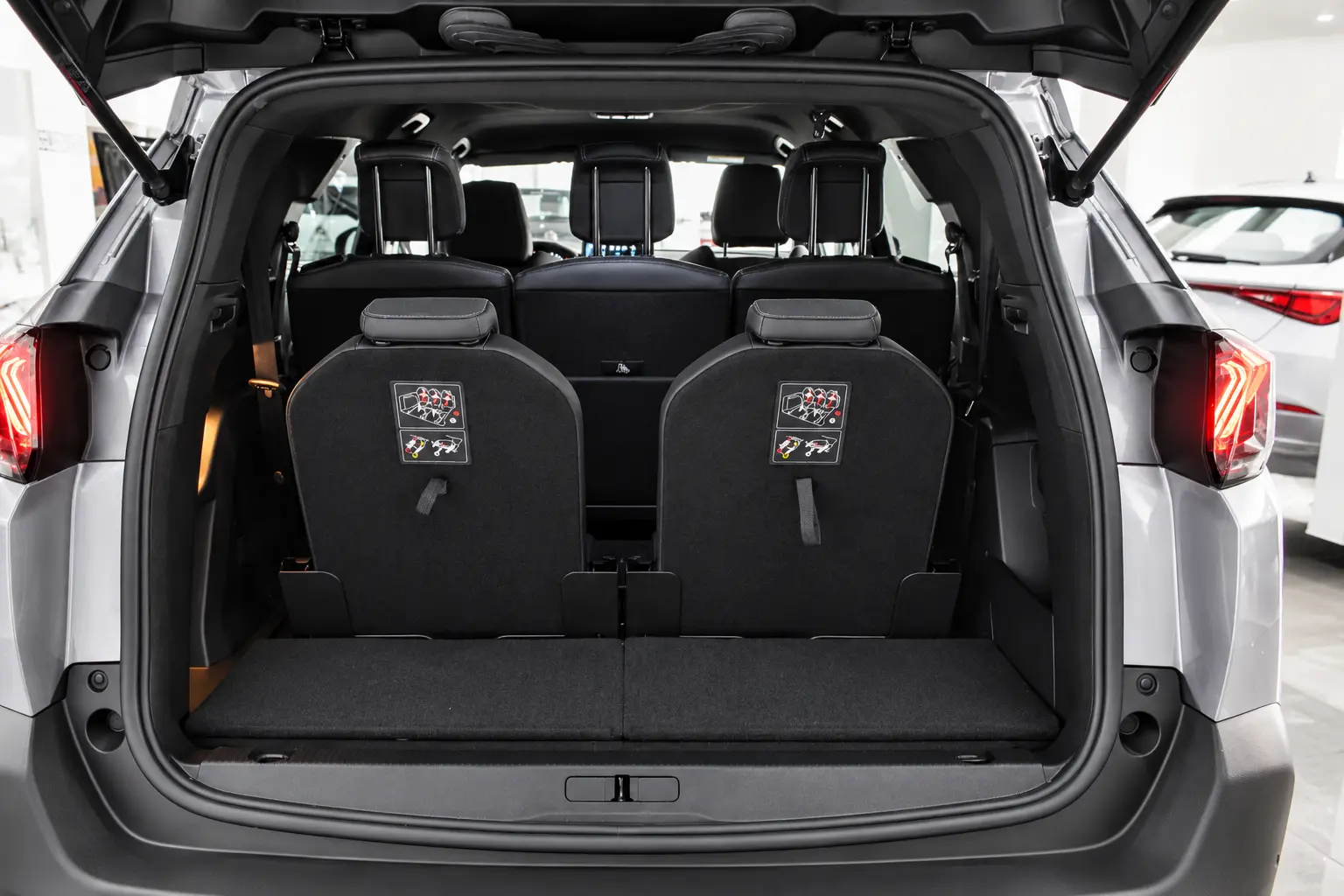 Peugeot 5008 1.2 PureTech Allure Pack EAT8 13