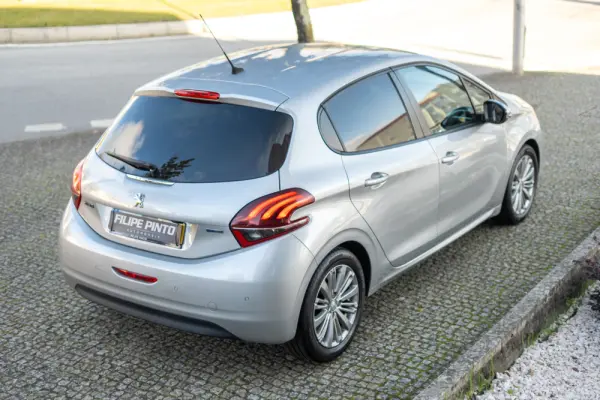 Peugeot 208 1.2 PureTech Style 51