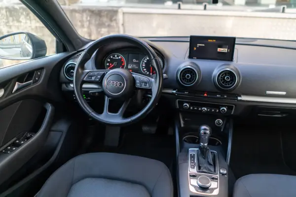 Audi A3 Sportback 30 TFSI S-line S tronic 8