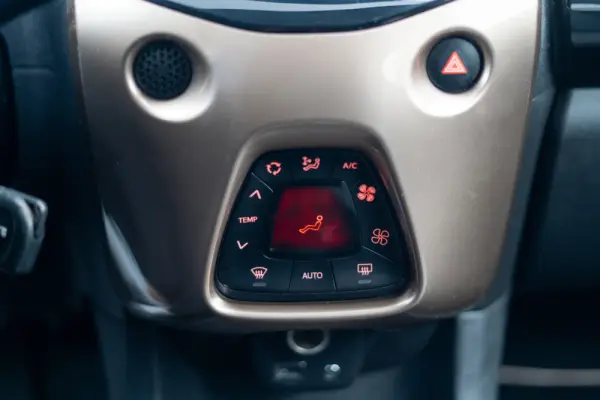 Citroen C1 1.0 VTi Origins 23