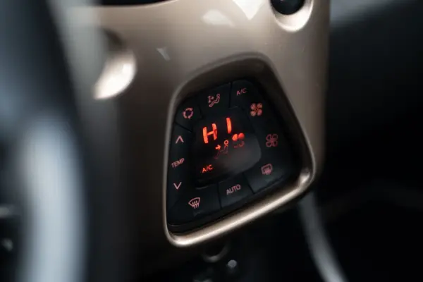 Citroen C1 1.0 VTi Origins 24