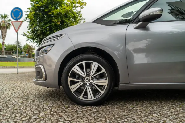 Citroen C4 Spacetourer 1.2 PureTech Feel 37