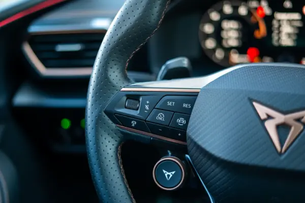 Cupra Leon 1.5 e-Hybrid VZ DSG 9