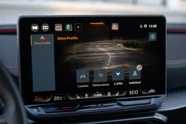 Cupra Leon 1.5 e-Hybrid VZ DSG 22