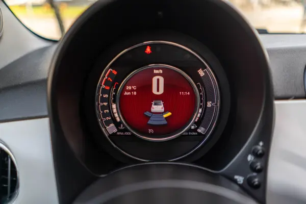 Fiat 500C 1.0 Hybrid Star 14