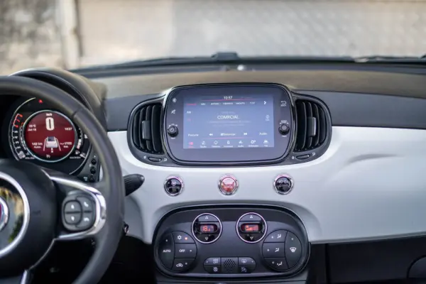 Fiat 500C 1.0 Hybrid Star 24