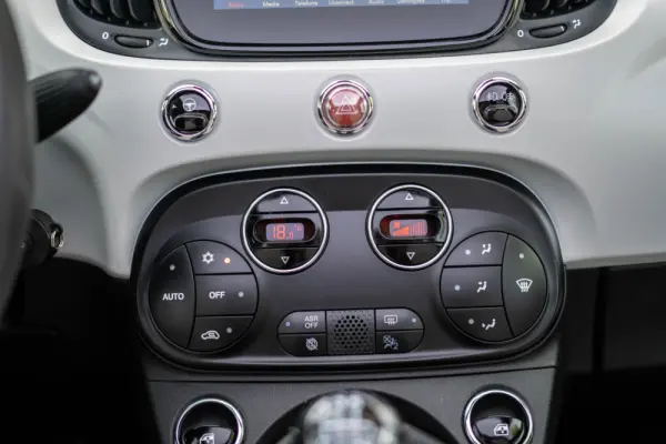 Fiat 500C 1.0 Hybrid Star 33
