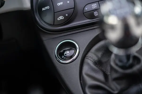 Fiat 500C 1.0 Hybrid Star 37