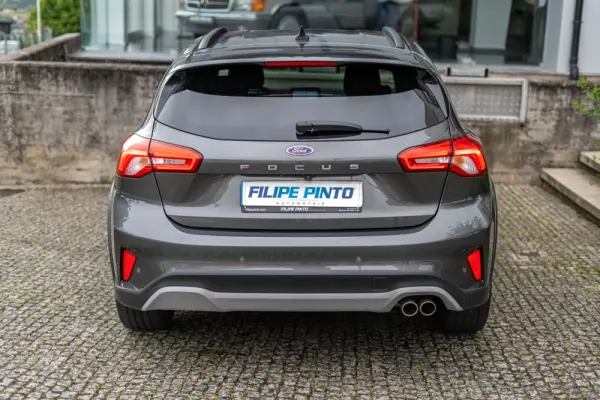 Ford Focus 1.0 EcoBoost Active X 6