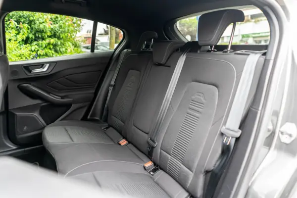 Ford Focus 1.0 EcoBoost Active X 31