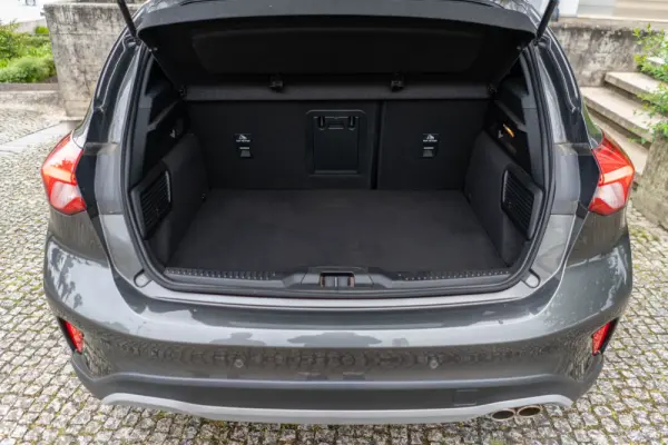 Ford Focus 1.0 EcoBoost Active X 32