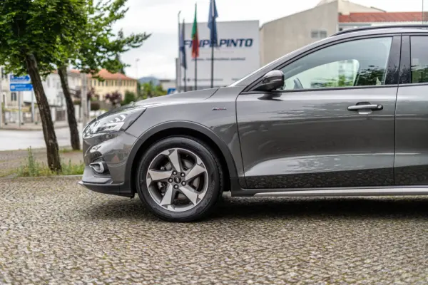 Ford Focus 1.0 EcoBoost Active X 40