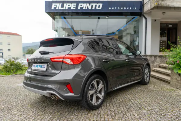 Ford Focus 1.0 EcoBoost Active X 46