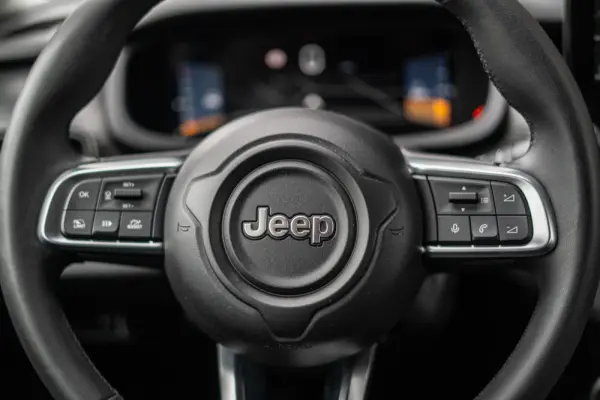 Jeep Avenger 1.2 GSE T3 Altitude 12