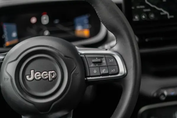 Jeep Avenger 1.2 GSE T3 Altitude 11
