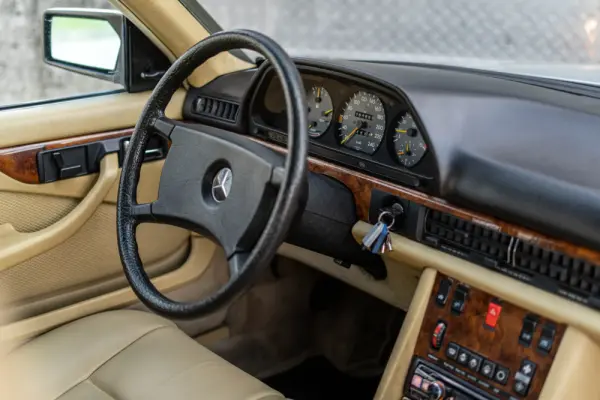 Mercedes-Benz 500 500 SEC W126 V8 231cv Auto 23
