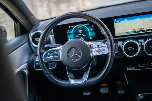 Mercedes-Benz A 160 AMG Line 8