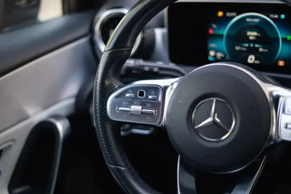 Mercedes-Benz A 160 AMG Line 9