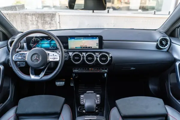 Mercedes-Benz A 200 AMG Line Aut. 8