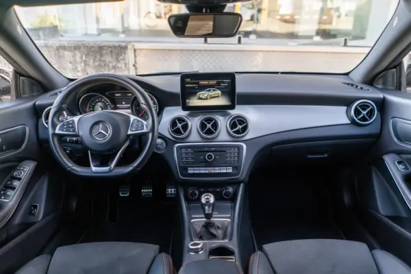 Mercedes-Benz CLA 180 d AMG Line 6