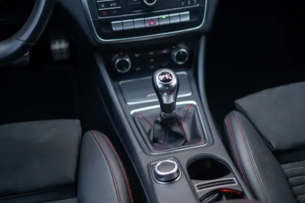 Mercedes-Benz CLA 180 d AMG Line 31