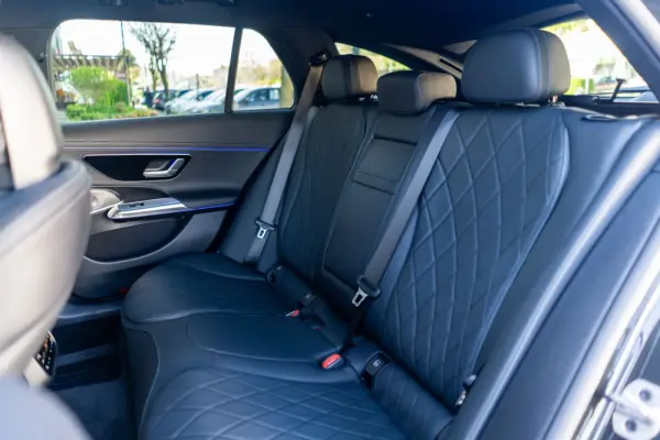 Mercedes-Benz E 300 e Station 8