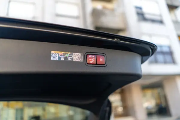 Mercedes-Benz E 300 e Station 9