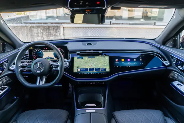 Mercedes-Benz E 300 e Station 11