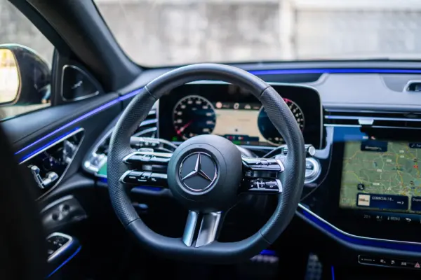 Mercedes-Benz E 300 e Station 12