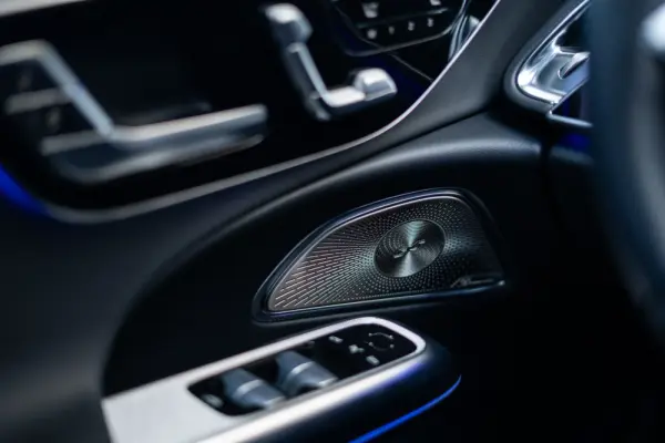 Mercedes-Benz E 300 e Station 44