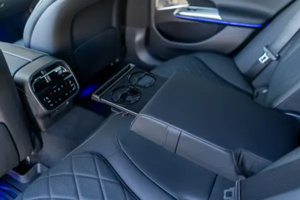 Mercedes-Benz E 300 e Station 48