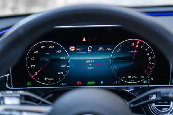 Mercedes-Benz E 300 e Station 53