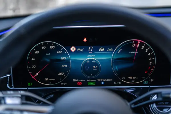 Mercedes-Benz E 300 e Station 54
