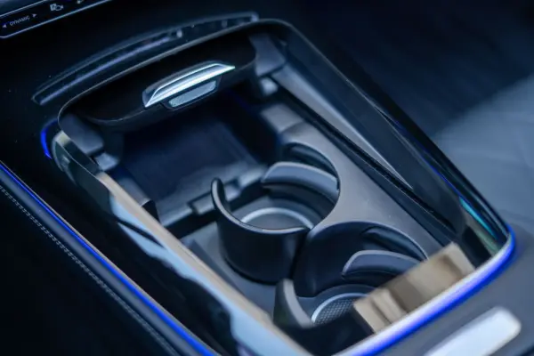 Mercedes-Benz E 300 e Station 64