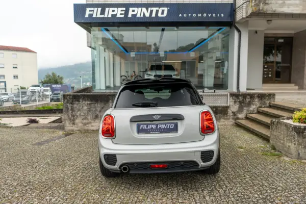 MINI 5 Portas Cooper Premium JCW Auto 5