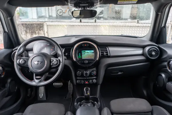 MINI 5 Portas Cooper Premium JCW Auto 6