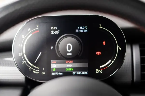 MINI 5 Portas Cooper Premium JCW Auto 12