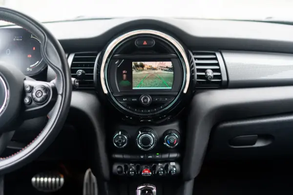MINI 5 Portas Cooper Premium JCW Auto 15