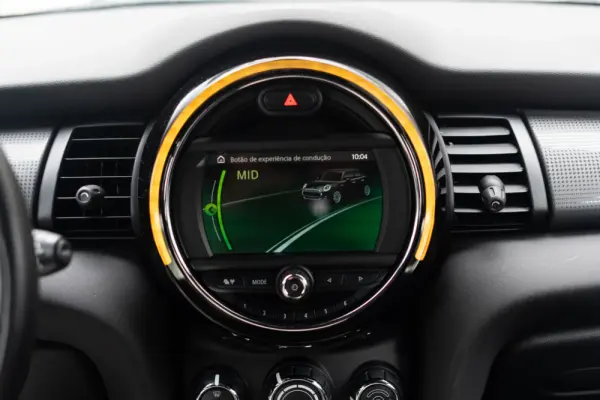 MINI 5 Portas Cooper Premium JCW Auto 19