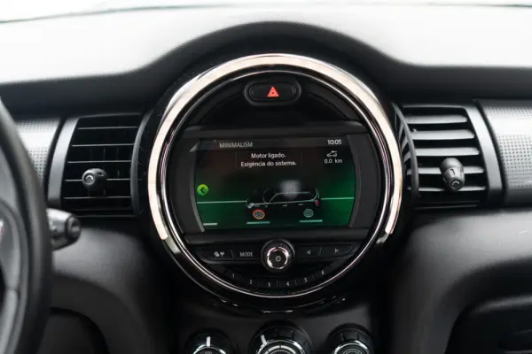 MINI 5 Portas Cooper Premium JCW Auto 21